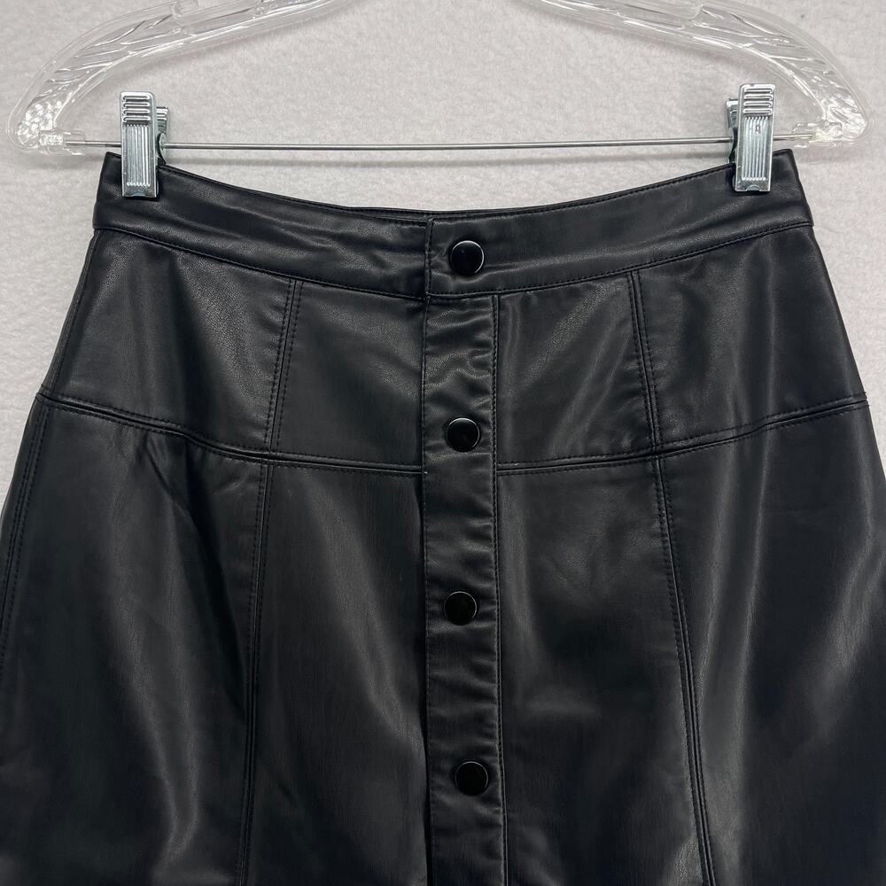 FREE PEOPLE Skirt 2 Maisie Vegan Mini Faux Leather Snap Front Closure Black - Picture 3 of 12